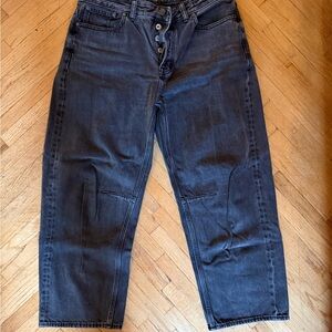 Madewell Darted Barrel-Leg Jean in Charcoal